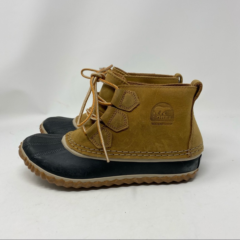 Sorel Women's Tan and Black Waterproof Boots